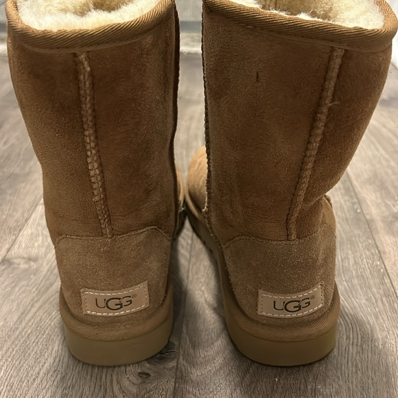 UGG Boots - Picture 4 of 9